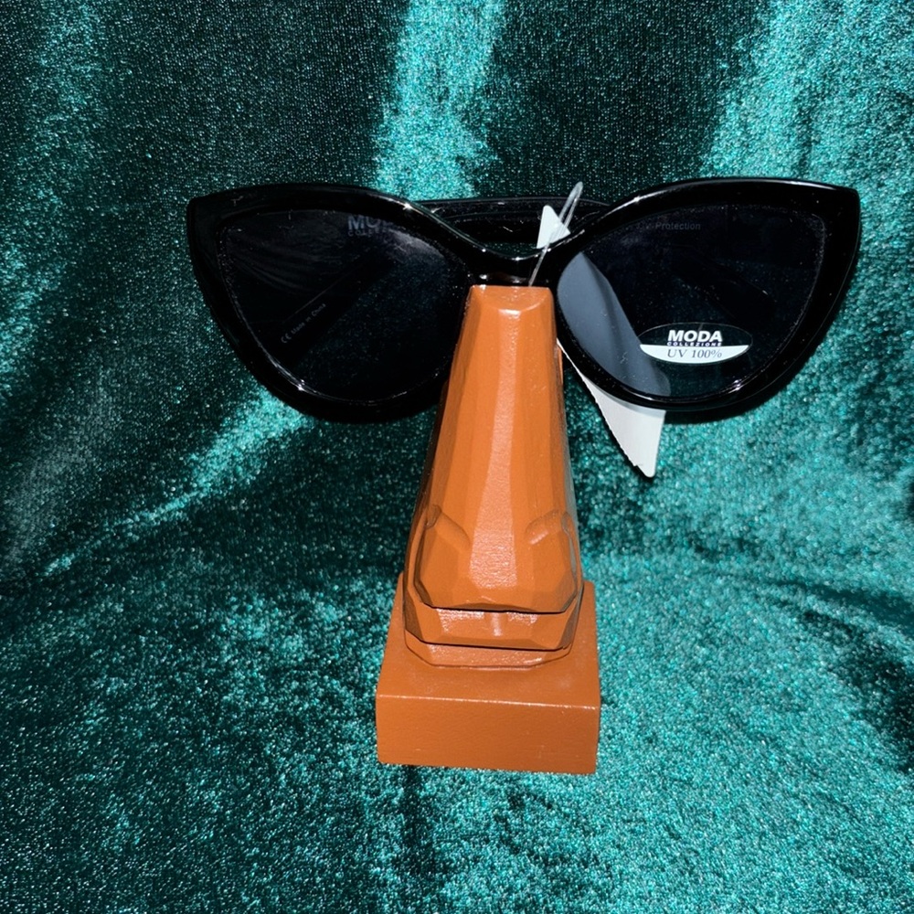 Moda Collections Black Cat Eye Sunglasses NWT